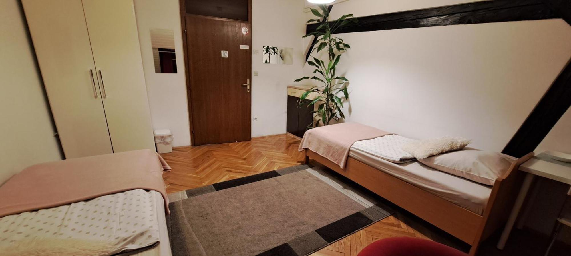 Viksi Hostel Ljubljana Rum bild
